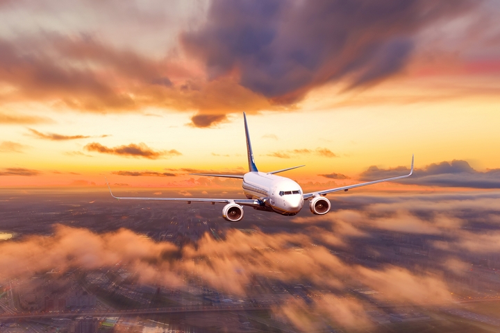 What Causes Turbulence on a Plane? 6 Reasons for Turbulence - Waking ...